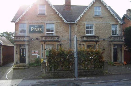 The Pines Guest Accommodation Chippenham  Buitenkant foto